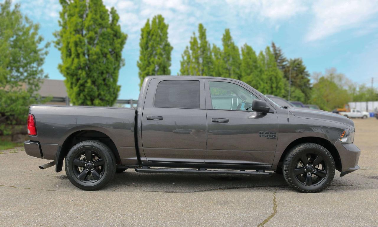 2023 RAM 1500 Classic Express 4x4 Crew Cab 5'7  Box | 1 KEY FOB | REMOTE Photo