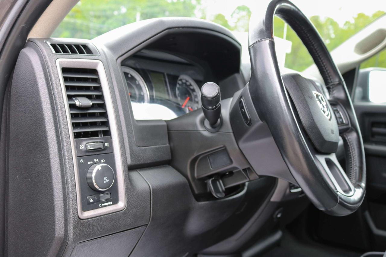 2023 RAM 1500 Classic Express 4x4 Crew Cab 5'7  Box | 1 KEY FOB | REMOTE Photo