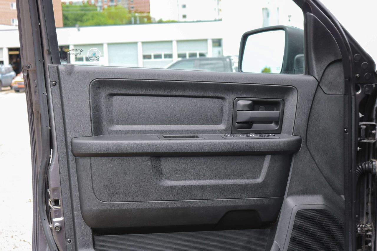 2023 RAM 1500 Classic Express 4x4 Crew Cab 5'7  Box | 1 KEY FOB | REMOTE Photo