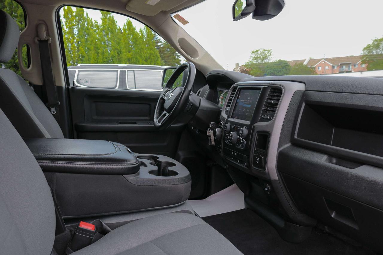 2023 RAM 1500 Classic Express 4x4 Crew Cab 5'7  Box | 1 KEY FOB | REMOTE Photo
