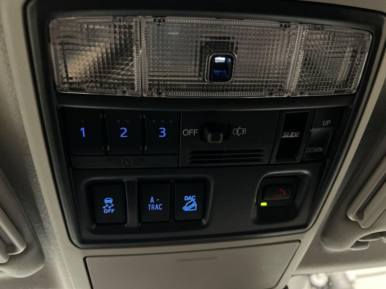 2021 Toyota 4Runner LIMITED 4X4 | 7-PASS | LEATHER | SUNROOF | CARPLAY Photo