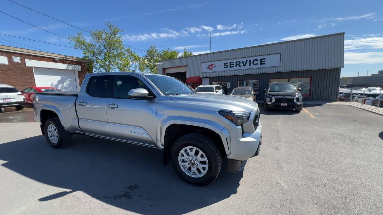 2024 Toyota Tacoma SR5 4X4 | ONLY 13,000KMS! | HTD SEATS | CAPLAY Photo