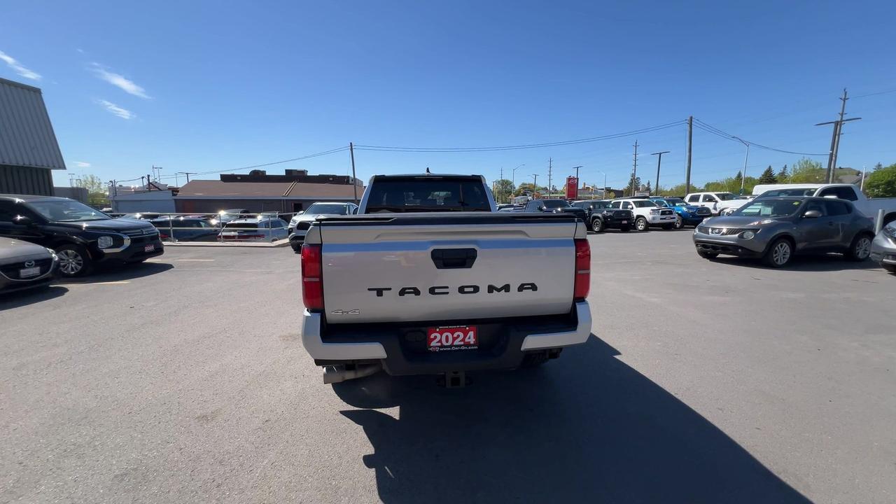 2024 Toyota Tacoma SR5 4X4 | ONLY 13,000KMS! | HTD SEATS | CAPLAY Photo
