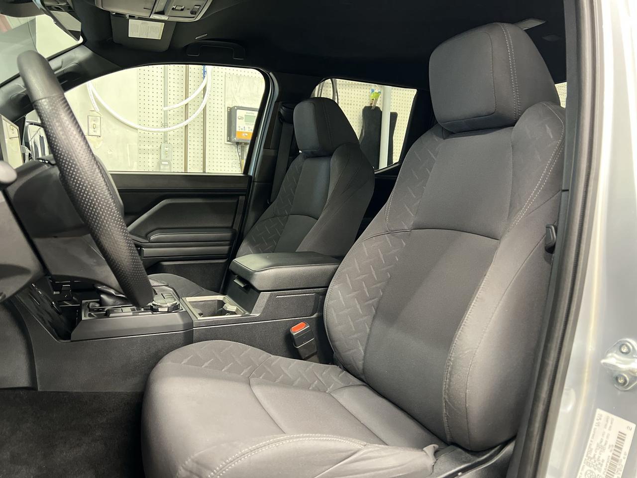 2024 Toyota Tacoma SR5 4X4 | ONLY 13,000KMS! | HTD SEATS | CAPLAY Photo
