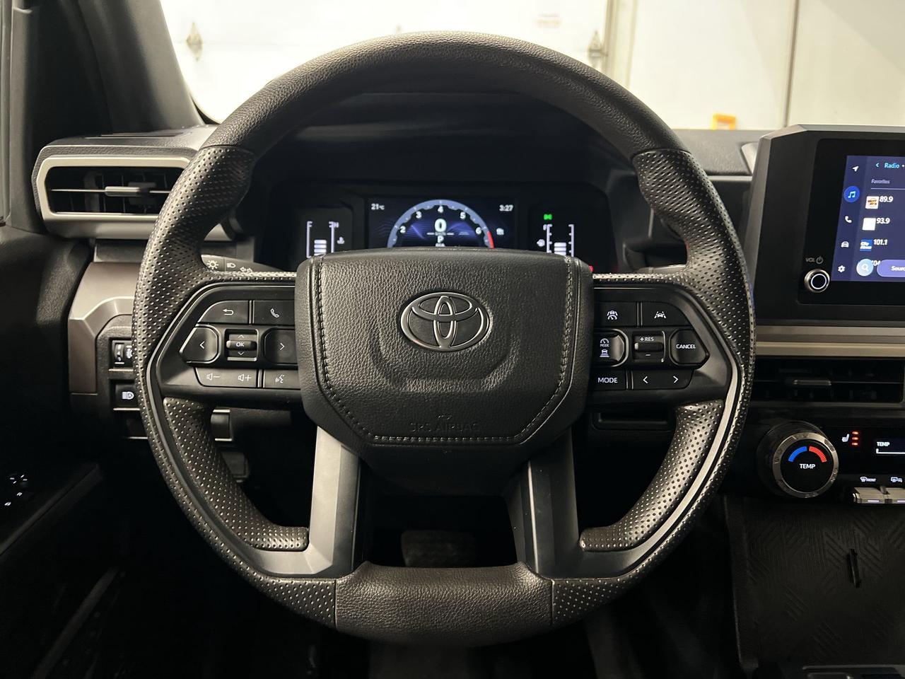 2024 Toyota Tacoma SR5 4X4 | ONLY 13,000KMS! | HTD SEATS | CAPLAY Photo