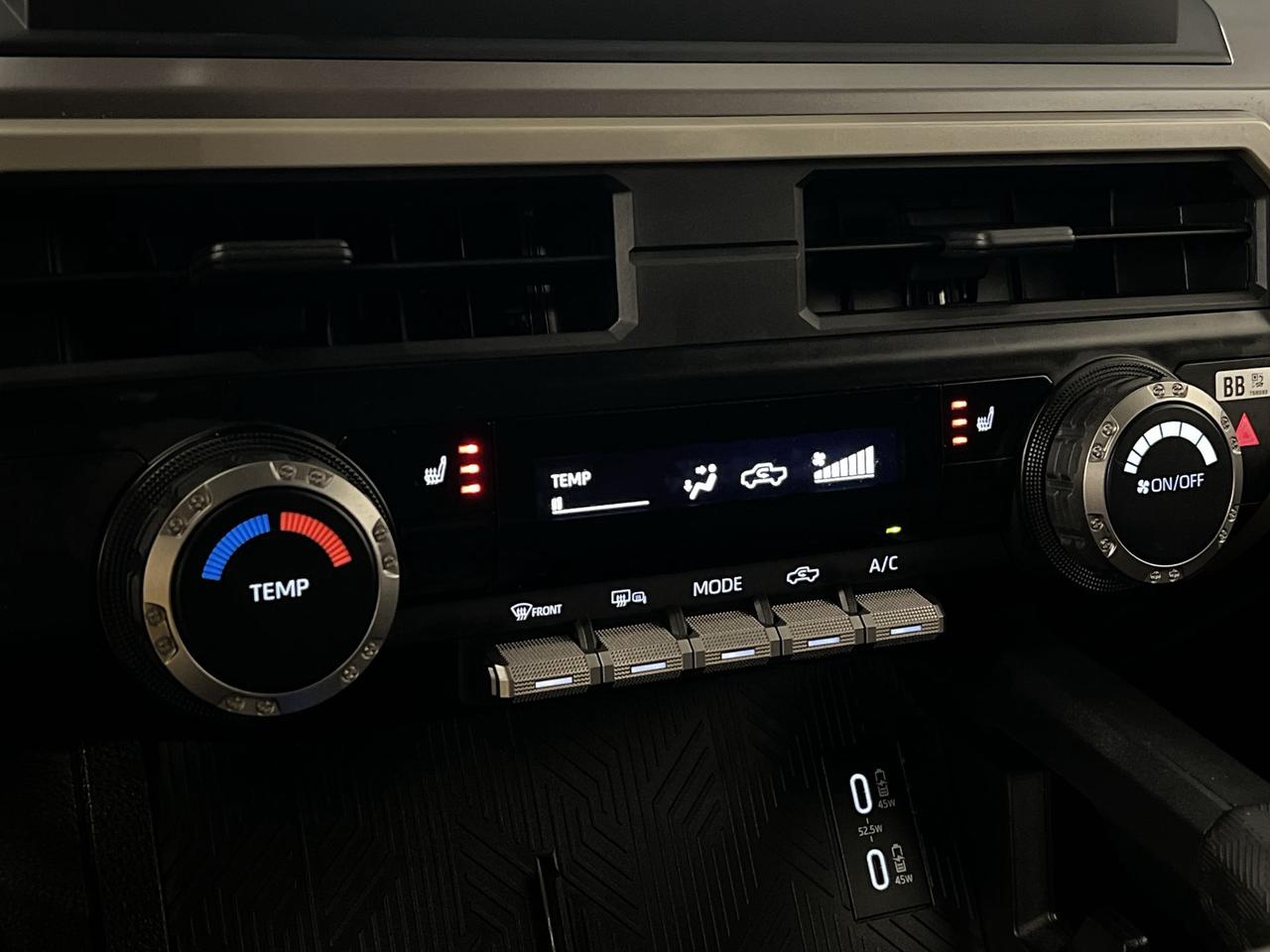 2024 Toyota Tacoma SR5 4X4 | ONLY 13,000KMS! | HTD SEATS | CAPLAY Photo