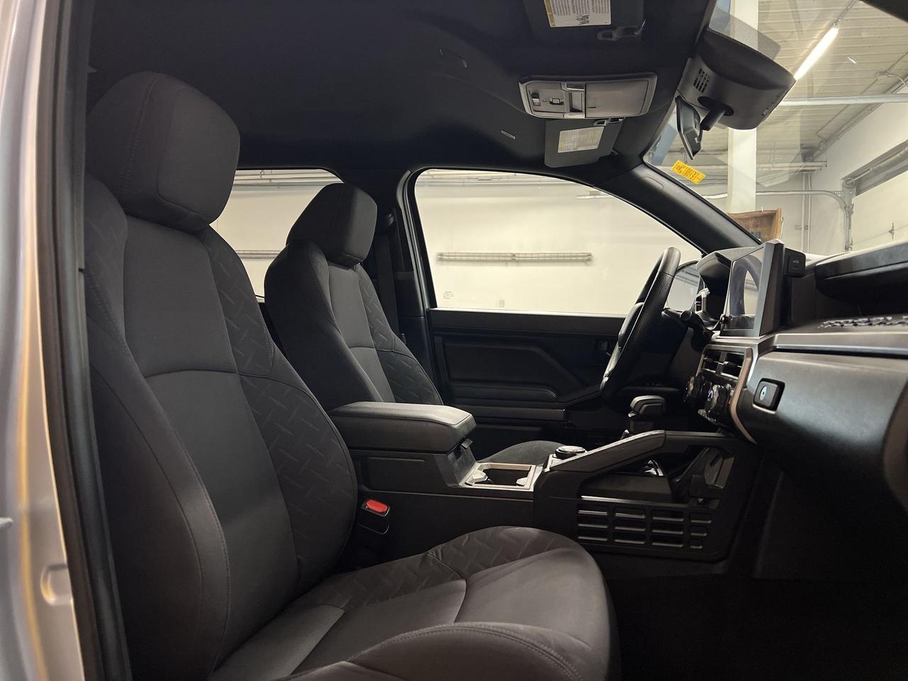 2024 Toyota Tacoma SR5 4X4 | ONLY 13,000KMS! | HTD SEATS | CAPLAY Photo