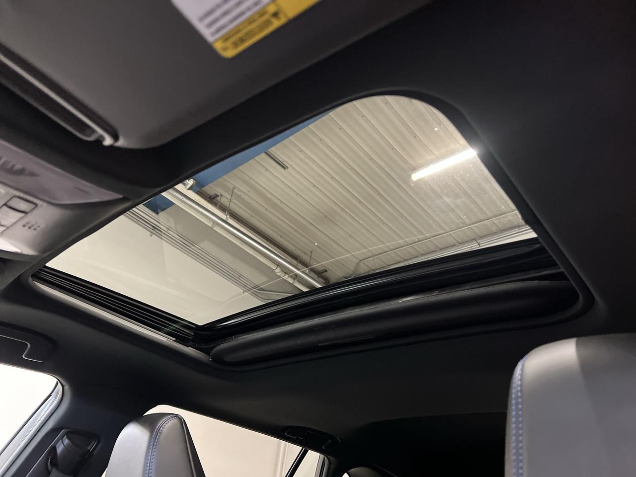 2021 Toyota RAV4 HYBRID XSE AWD | HTD LEATHER | SUNROOF | CARPLAY Photo