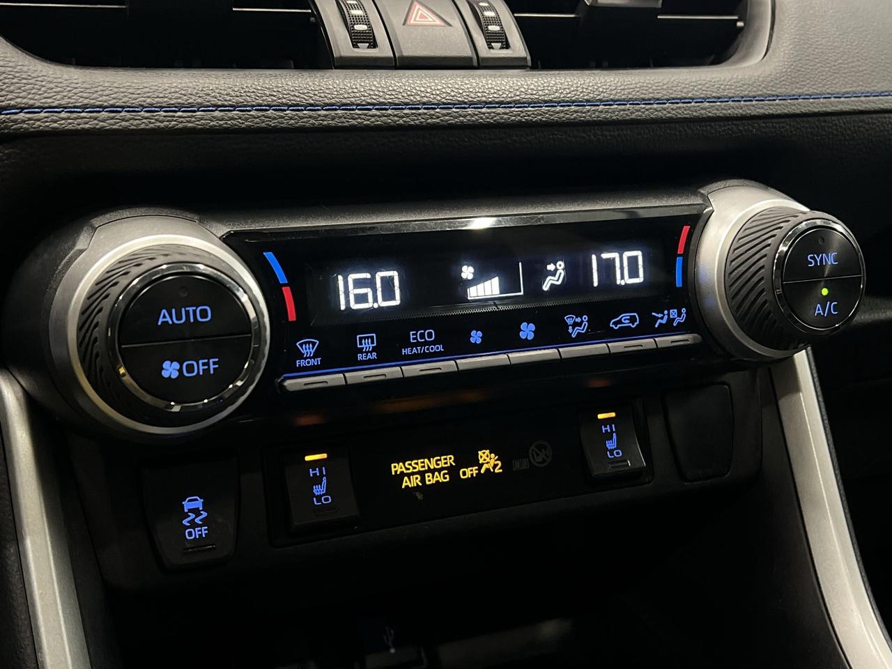 2021 Toyota RAV4 HYBRID XSE AWD | HTD LEATHER | SUNROOF | CARPLAY Photo