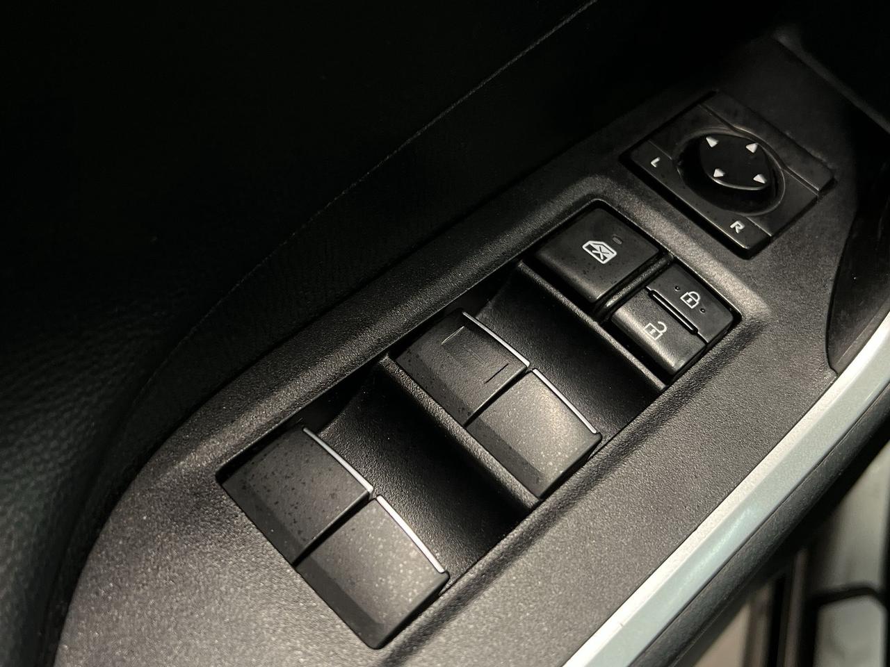 2021 Toyota RAV4 HYBRID XSE AWD | HTD LEATHER | SUNROOF | CARPLAY Photo