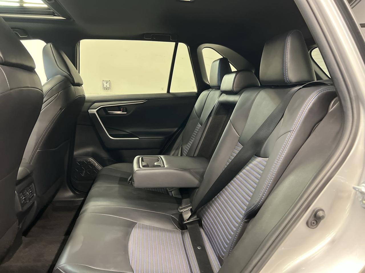 2021 Toyota RAV4 HYBRID XSE AWD | HTD LEATHER | SUNROOF | CARPLAY Photo