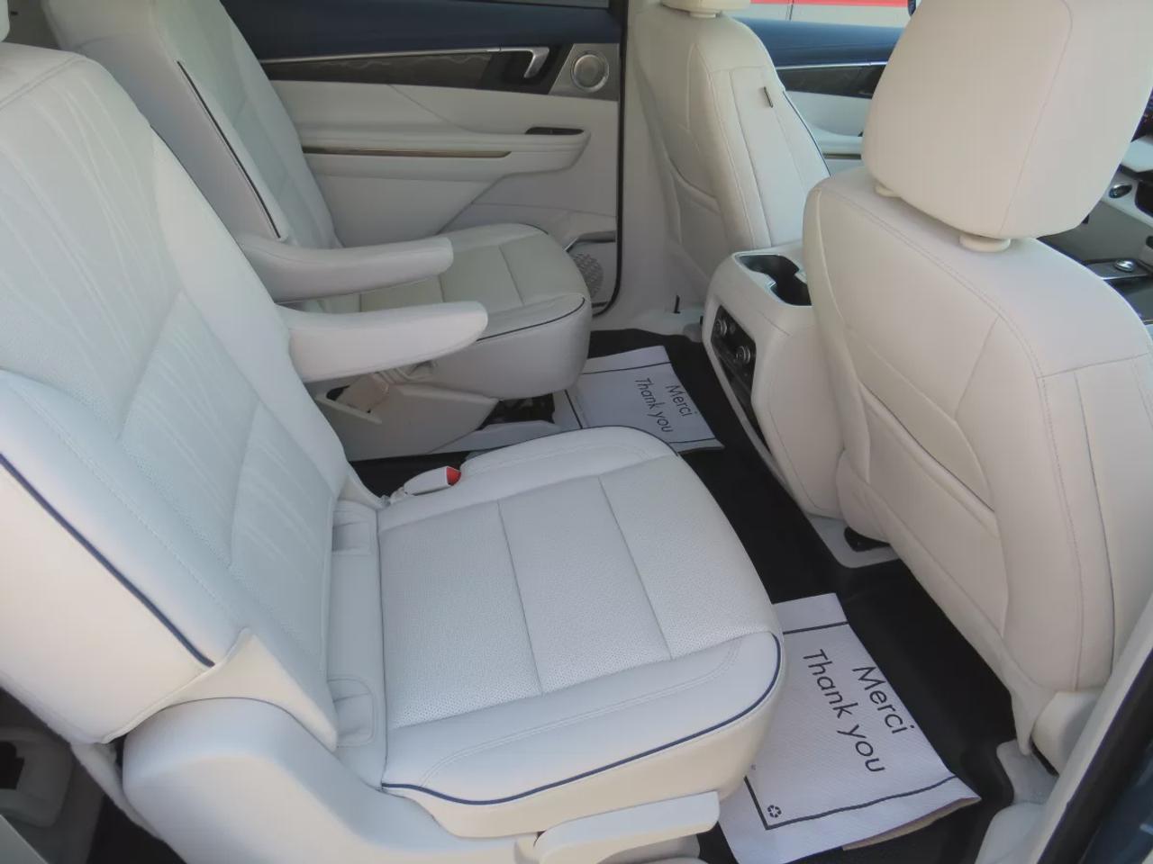 2026 Buick Enclave Avenir | Executive Driven!! | AWD | 7 Passenger | Leather | Sunroof | Navigation | Ambient Interior Lightning | Photo
