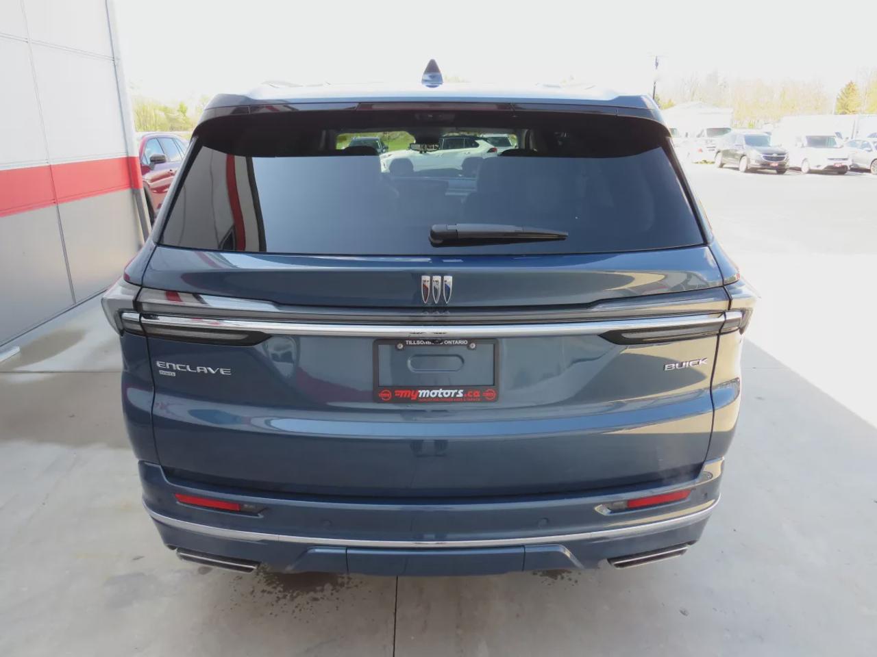2026 Buick Enclave Avenir | Executive Driven!! | AWD | 7 Passenger | Leather | Sunroof | Navigation | Ambient Interior Lightning | Photo