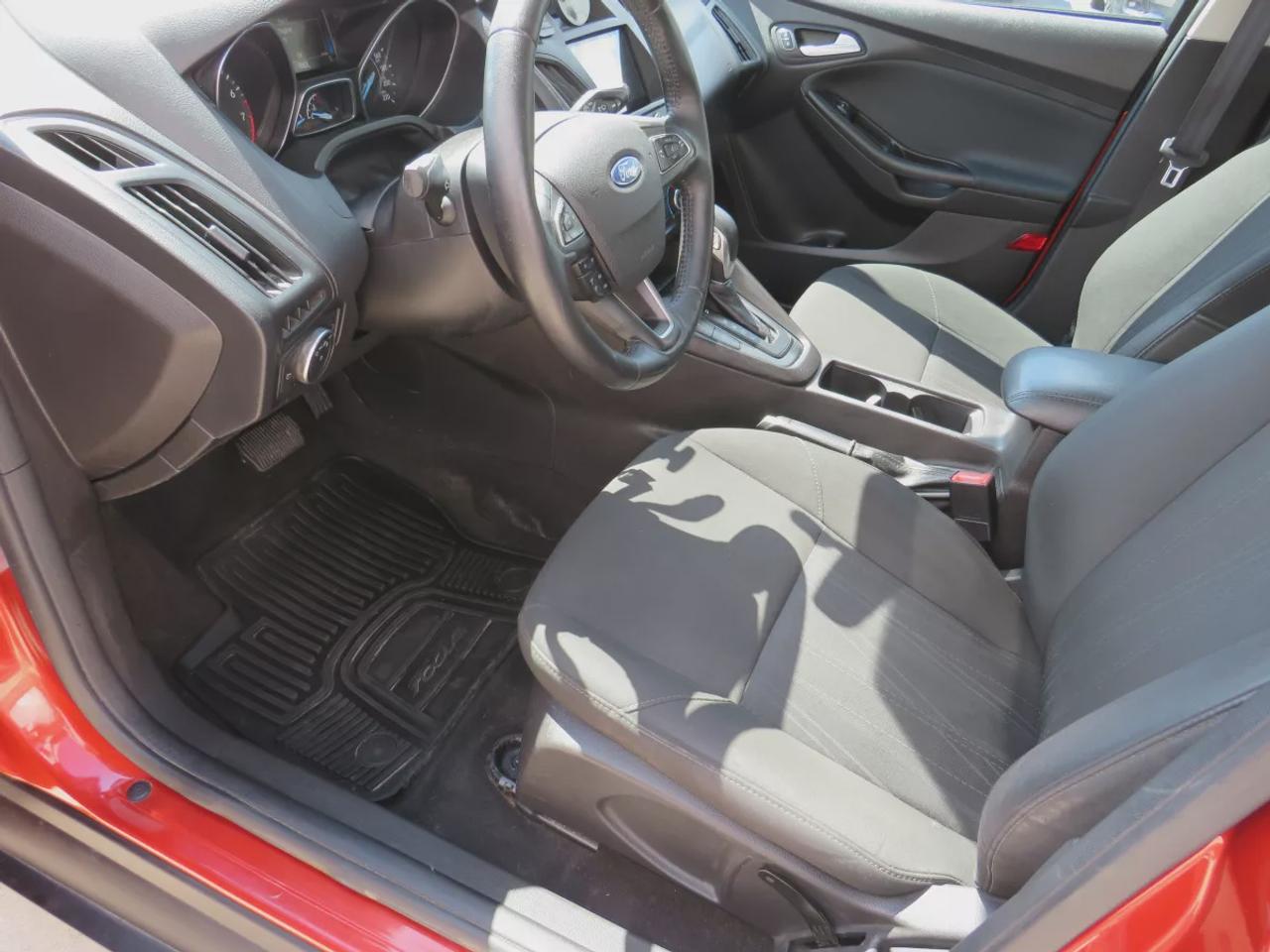 2018 Ford Focus SE | Clean Title No Accidents | Alloy Rims | Digital Touchscreen | Heated Seats | Reverse Camera | USB | Photo