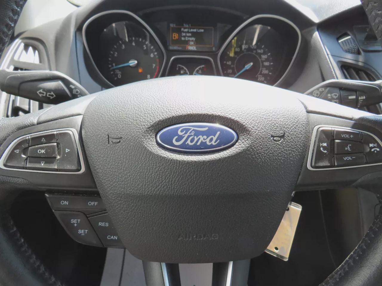2018 Ford Focus SE | Clean Title No Accidents | Alloy Rims | Digital Touchscreen | Heated Seats | Reverse Camera | USB | Photo