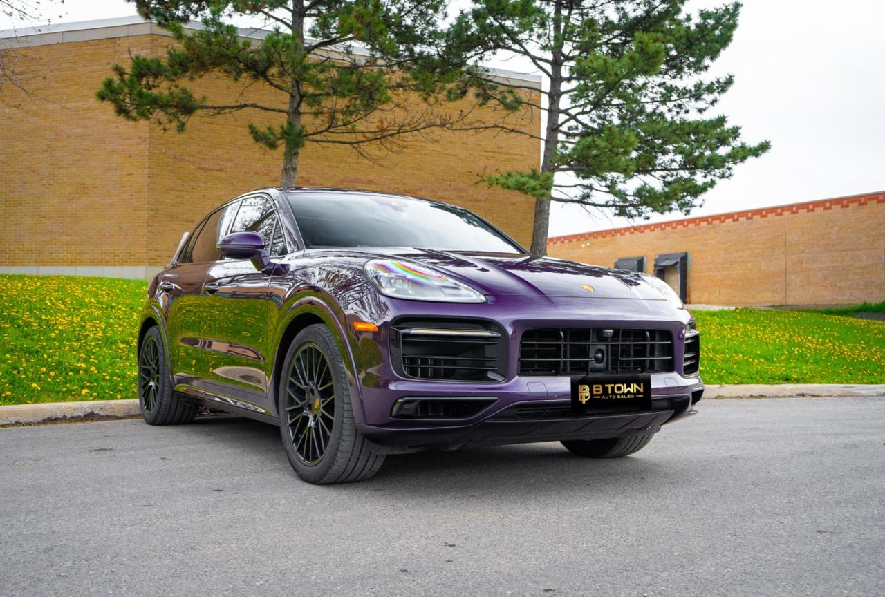 2022 Porsche Cayenne GTS Photo2