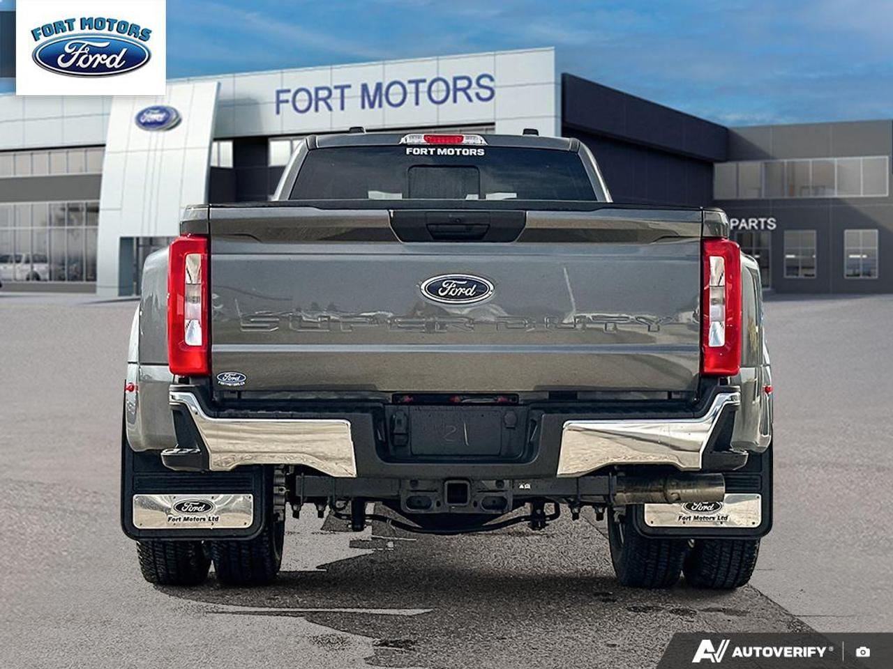 2026 Ford SUPER DUTY F-350 DRW XLT Photo4