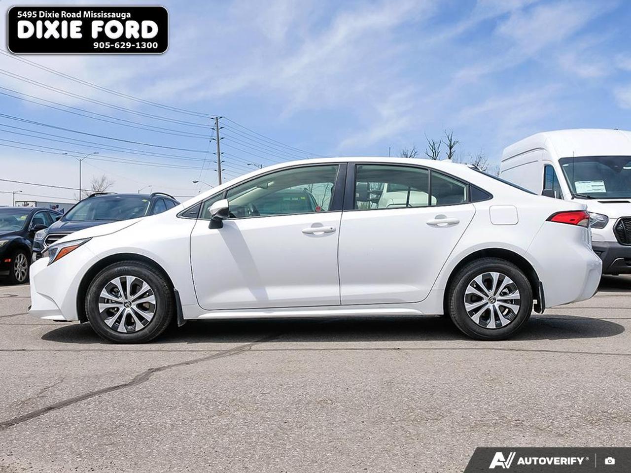 2025 Toyota Corolla Hybrid LE Photo