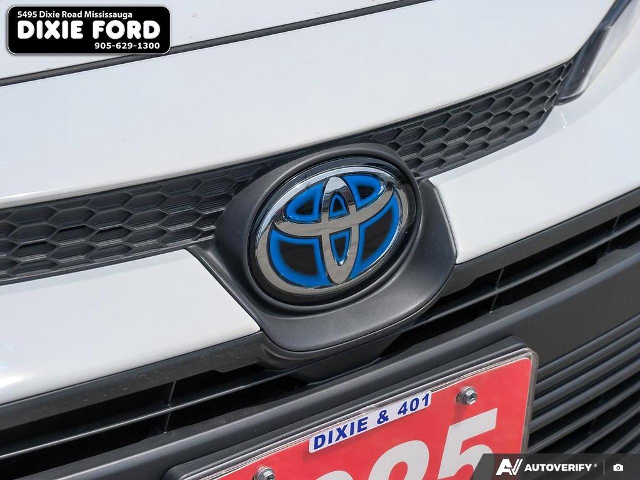 2025 Toyota Corolla Hybrid LE Photo