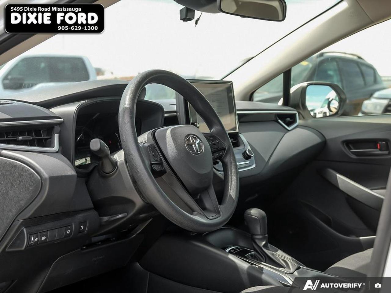2025 Toyota Corolla Hybrid LE Photo