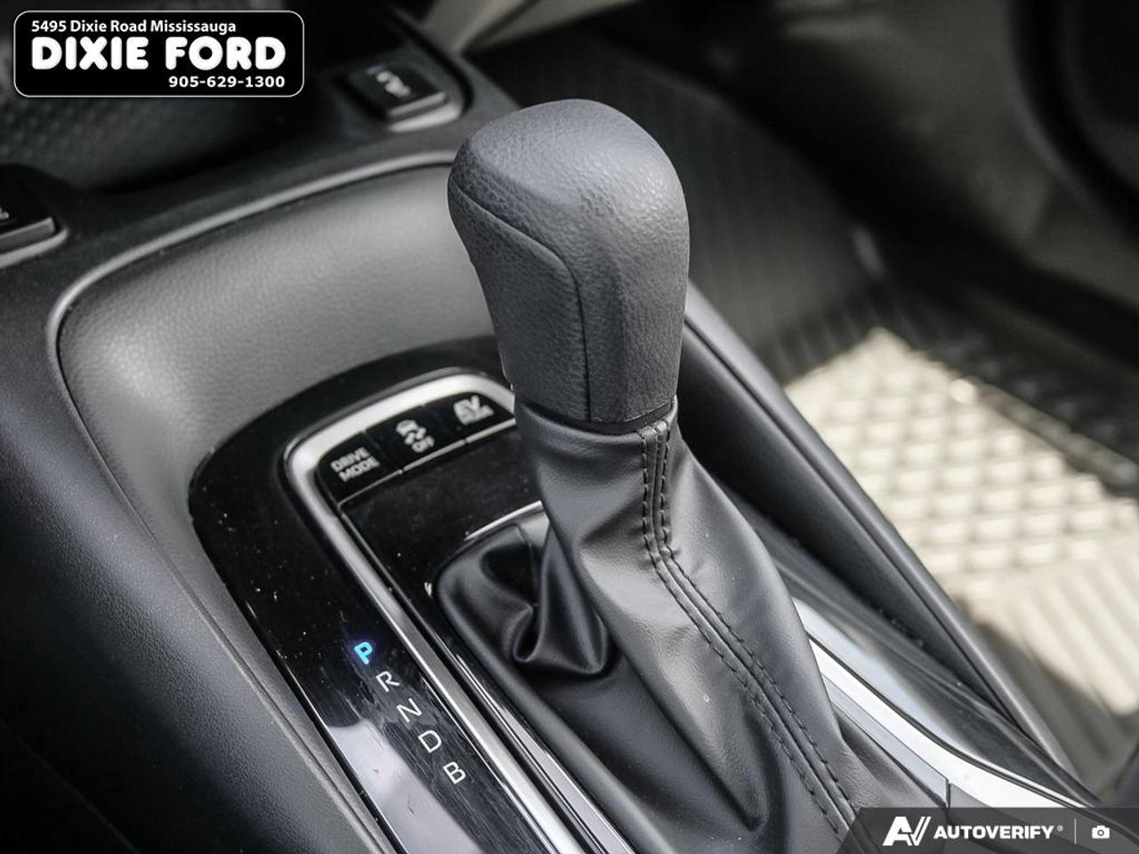 2025 Toyota Corolla Hybrid LE Photo