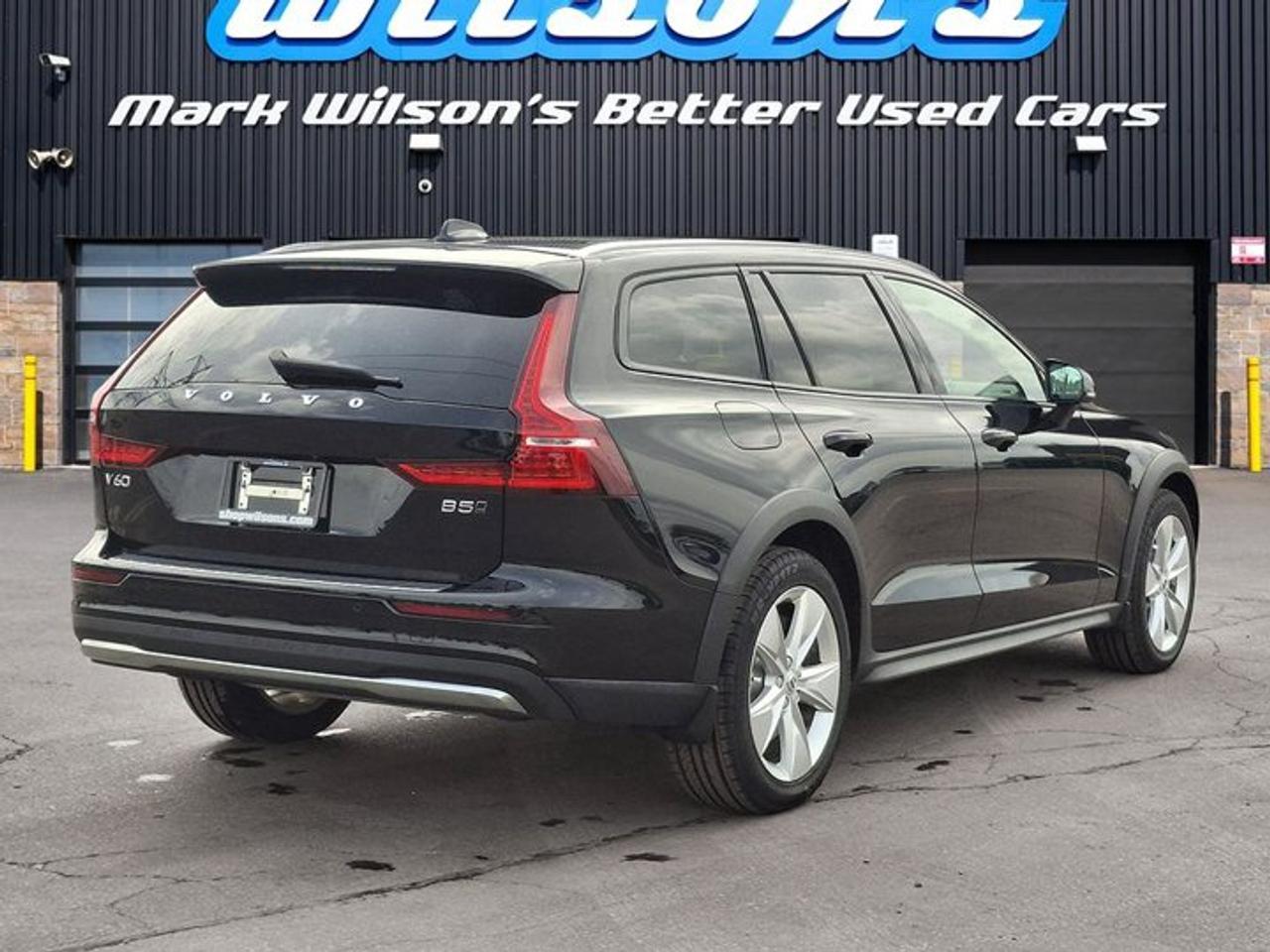 2025 Volvo V60 Cross Country Core AWD | Leather | Sunroof | Heated Seats | Power Seat | Rear Camera | and More ! Photo