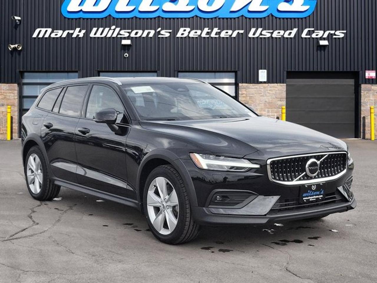2025 Volvo V60 Cross Country Core AWD | Leather | Sunroof | Heated Seats | Power Seat | Rear Camera | and More ! Photo