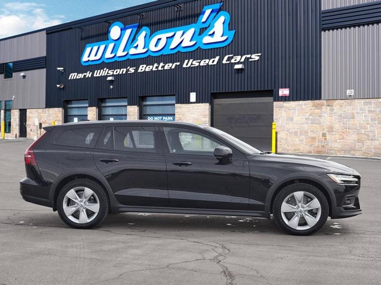 2025 Volvo V60 Cross Country Core AWD | Leather | Sunroof | Heated Seats | Power Seat | Rear Camera | and More ! Photo