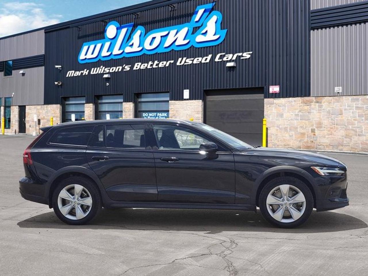 2025 Volvo V60 Cross Country Core AWD | Leather | Sunroof | Heated Seats | Power Seat | Rear Camera | and More ! Photo