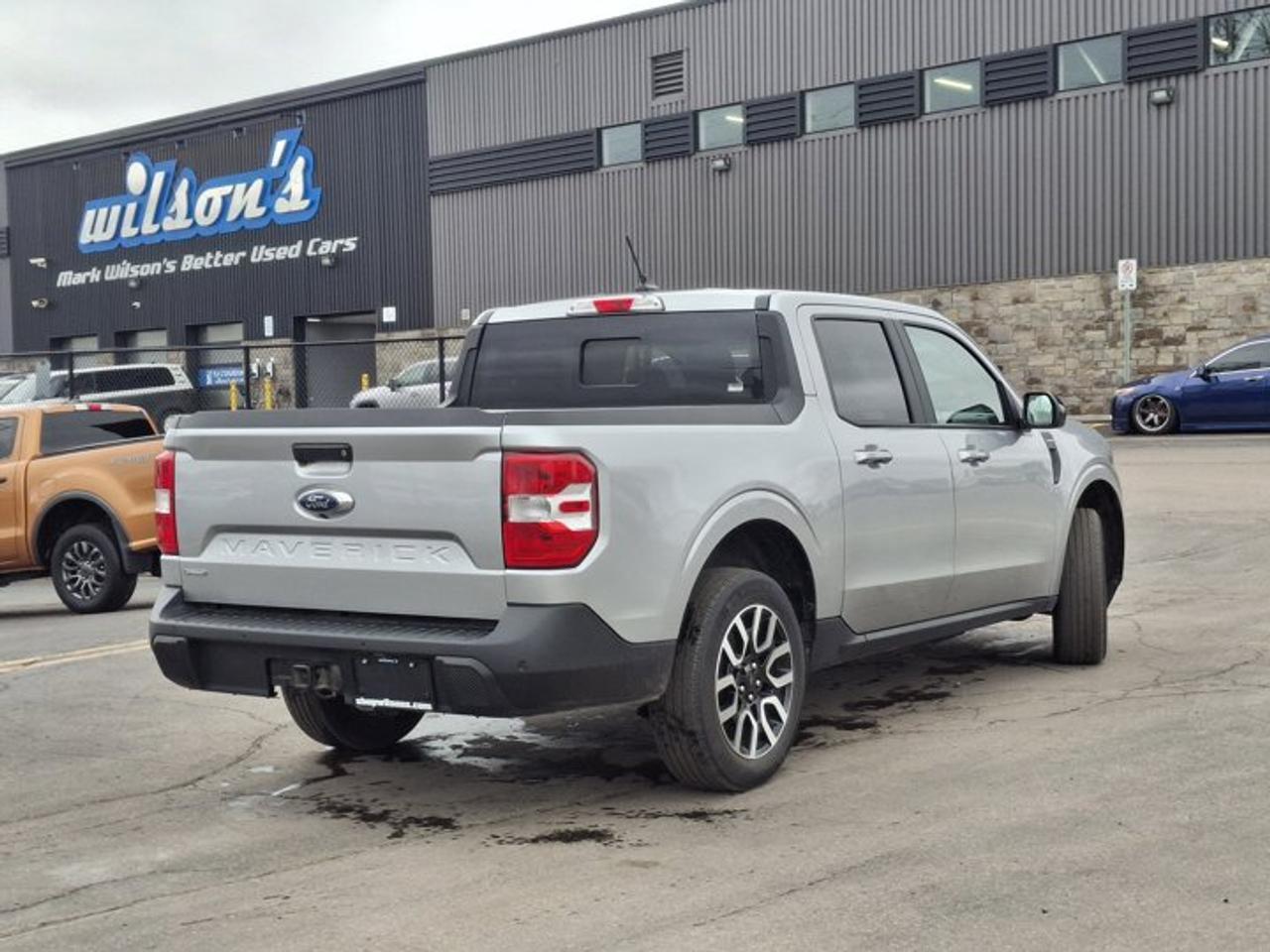 2024 Ford Maverick Hybrid Lariat | Leather | Luxury Pkg | Heated Wheel + Seats | Tow Hitch | Rear Camera | and More ! Photo