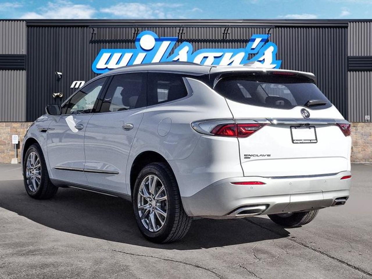 2022 Buick Enclave Premium AWD | V6 | Leather | Sunroof | Nav | Bose | Trailering Pkg | Cooled + Heated Seats & More ! Photo