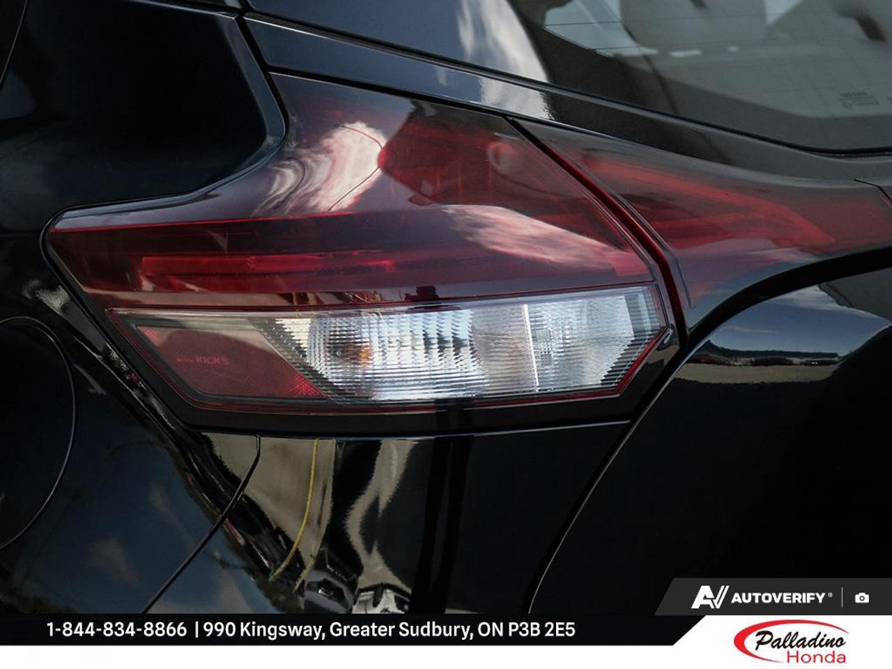 2024 Nissan Kicks SR Photo