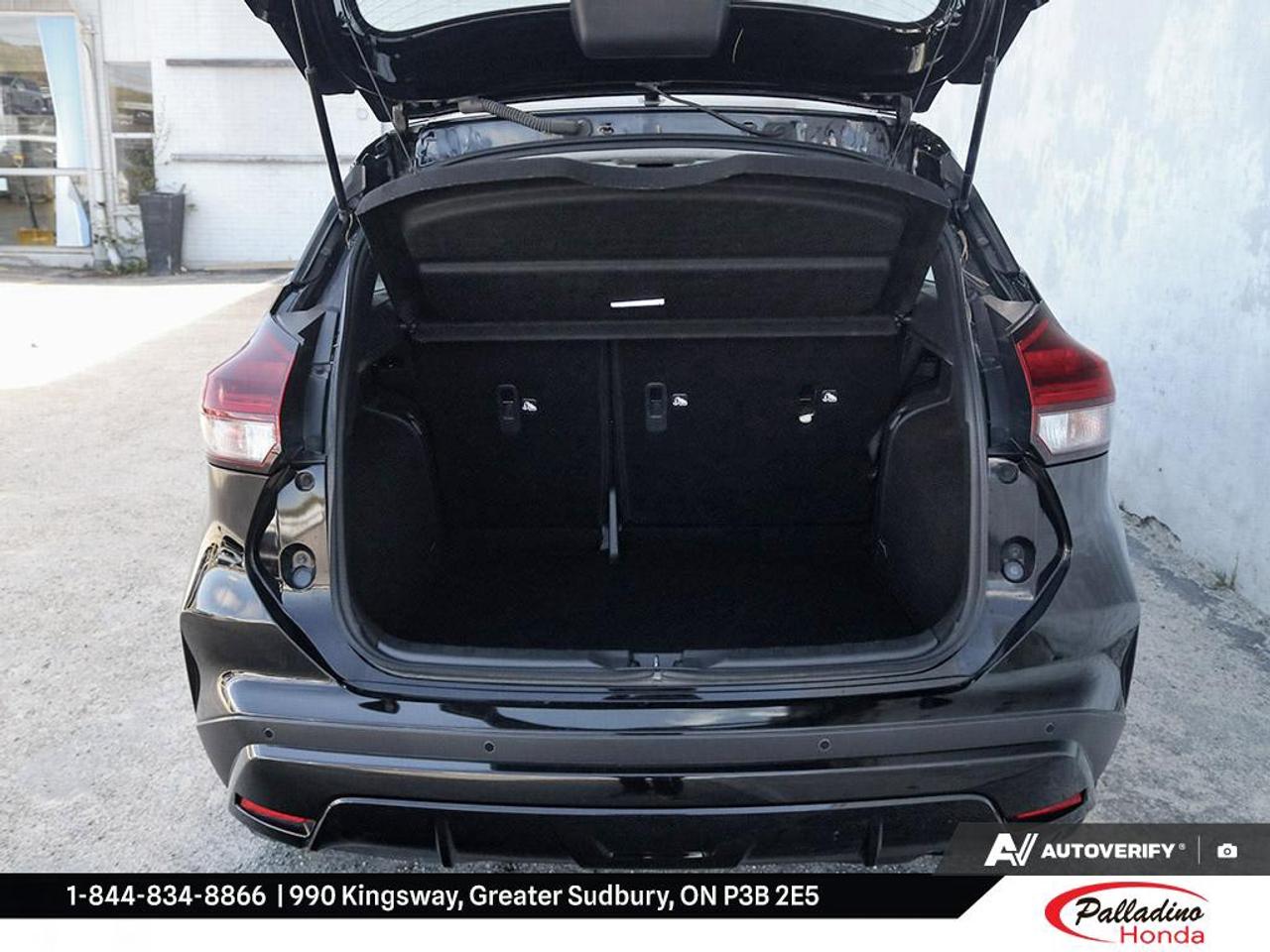 2024 Nissan Kicks SR Photo
