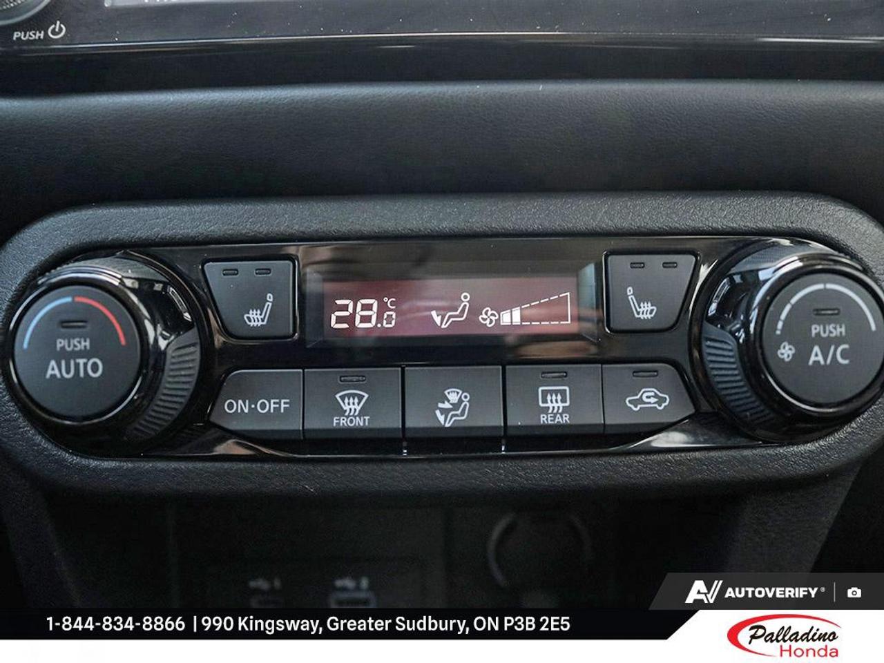 2024 Nissan Kicks SR Photo