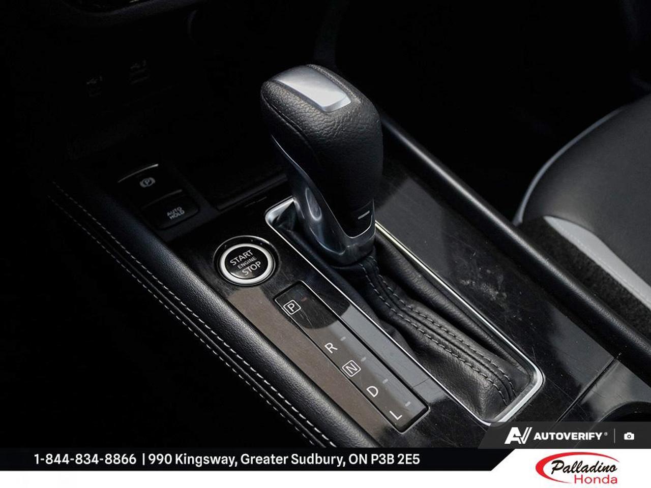2024 Nissan Kicks SR Photo