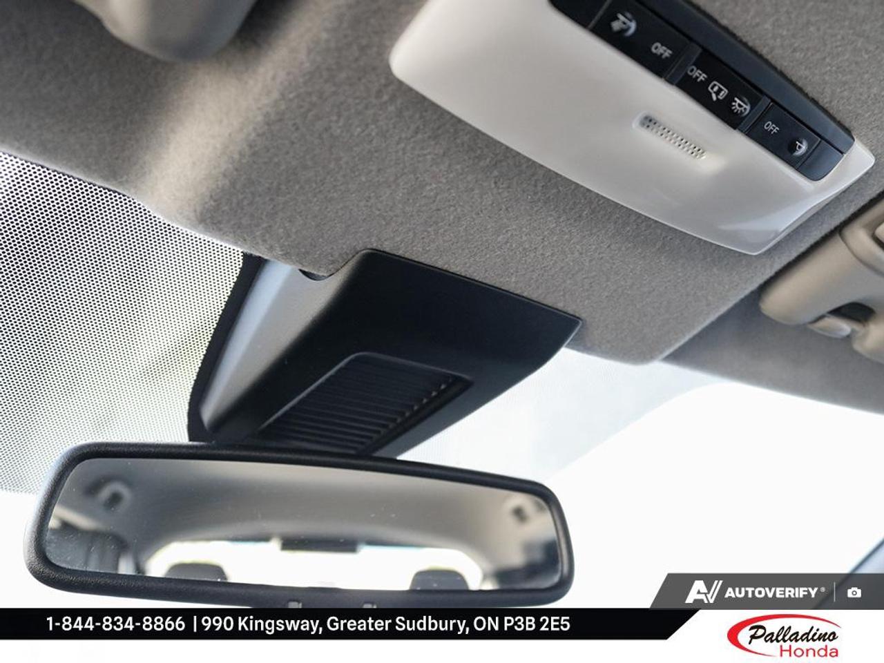2024 Nissan Kicks SR Photo
