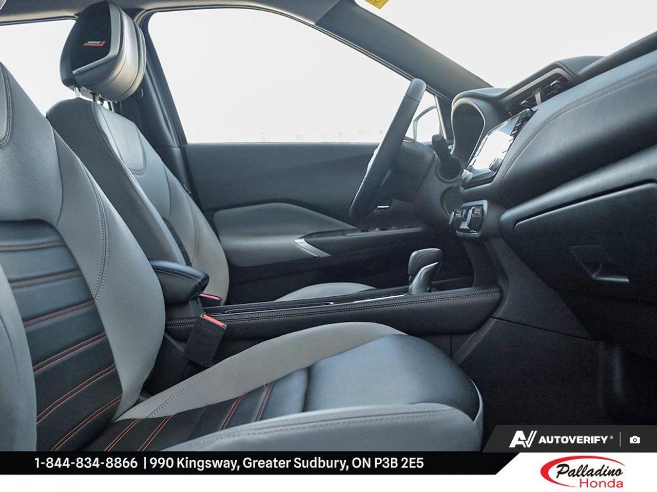 2024 Nissan Kicks SR Photo