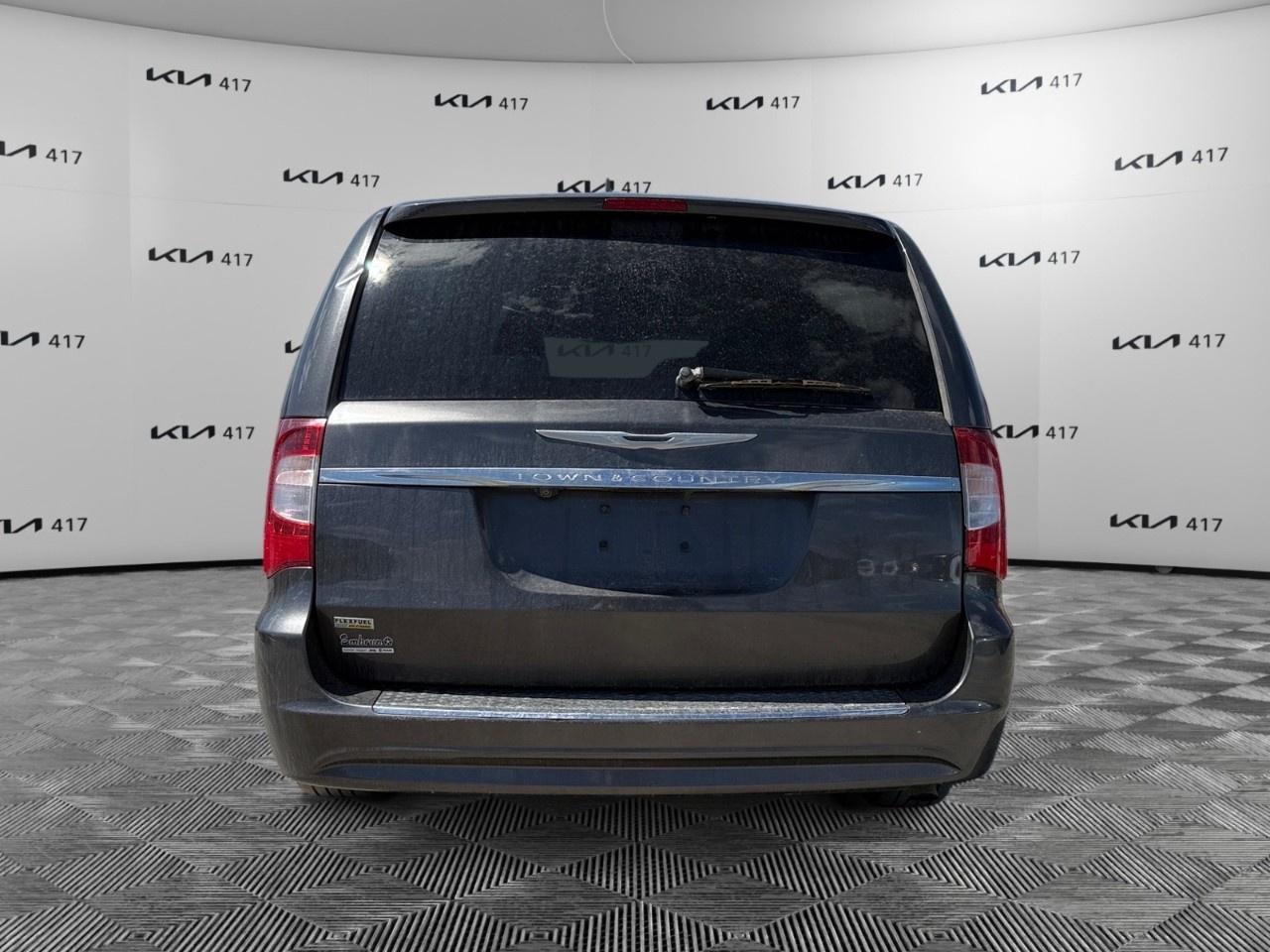 2015 Chrysler Town & Country 4dr Wgn Touring w/Leather Photo