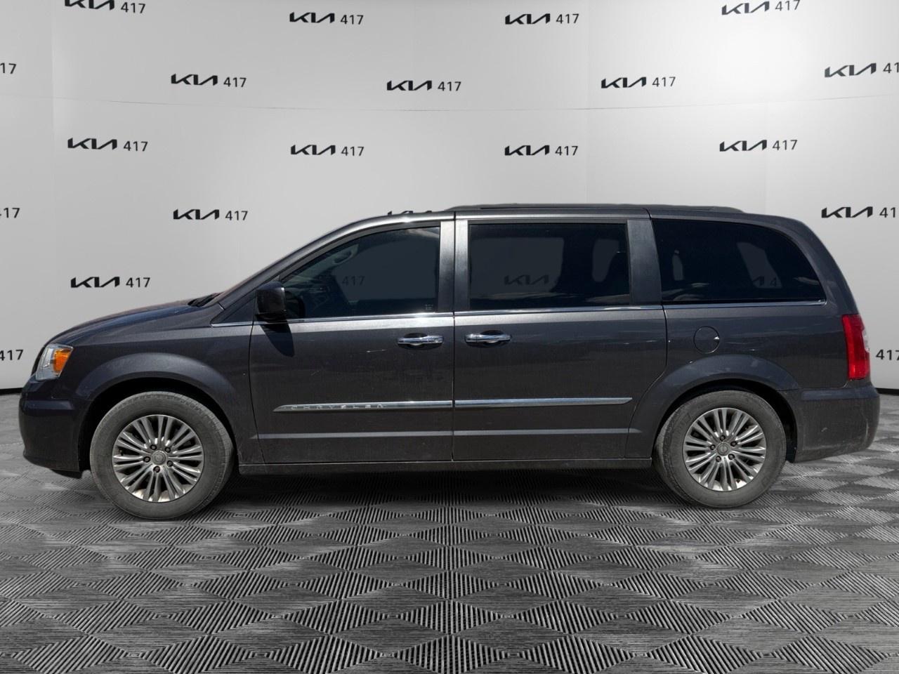 2015 Chrysler Town & Country 4dr Wgn Touring w/Leather Photo