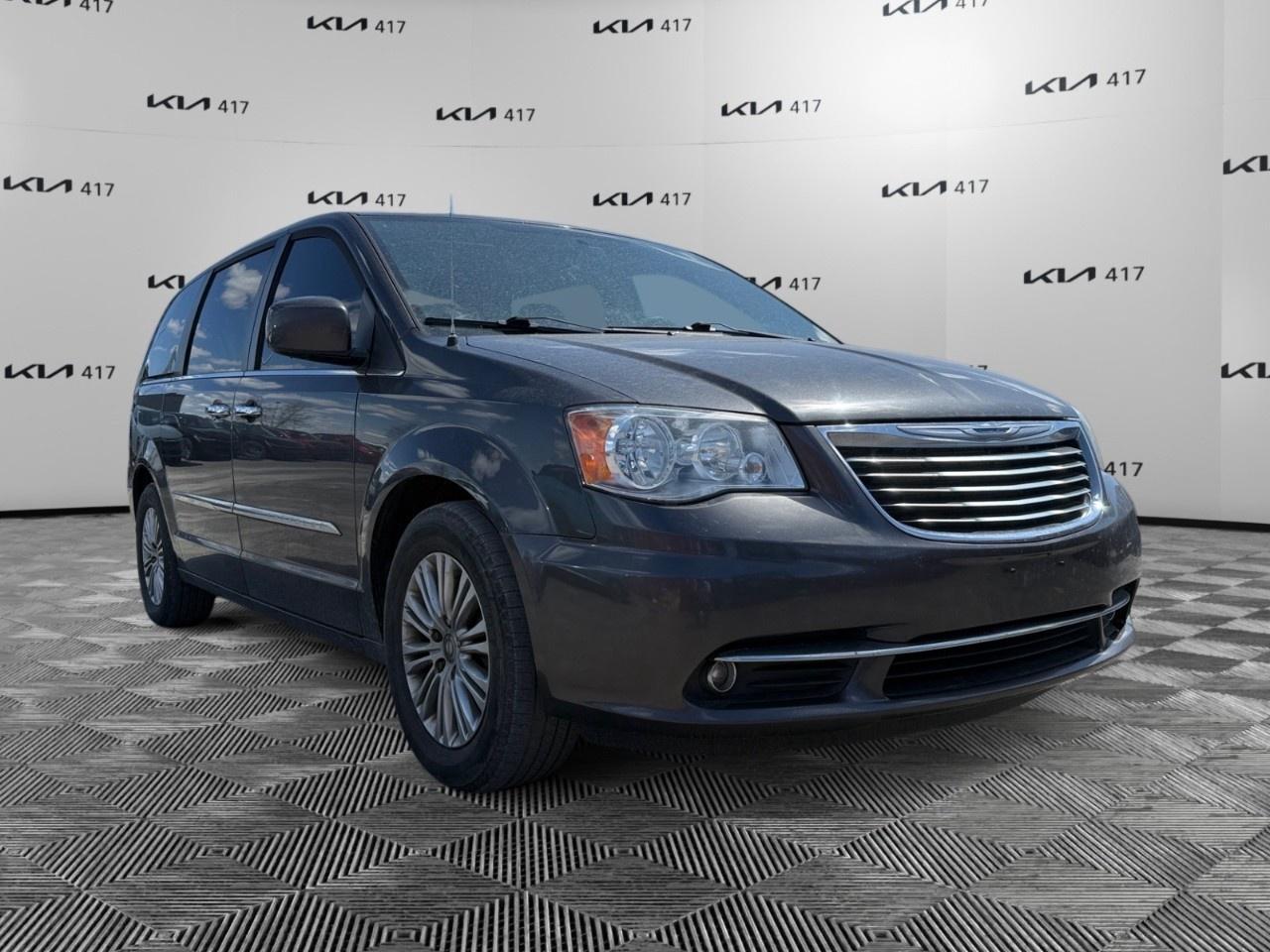 2015 Chrysler Town & Country 4dr Wgn Touring w/Leather Photo