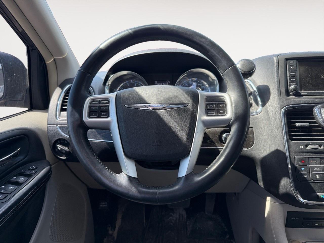 2015 Chrysler Town & Country 4dr Wgn Touring w/Leather Photo