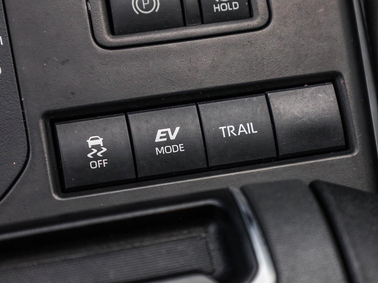 2021 Toyota Highlander HYBRID XLE LEATHER SEATS-HEATED SEATS-MOONROOF-BACK UP CAMERA-BLUETOOTH- Photo