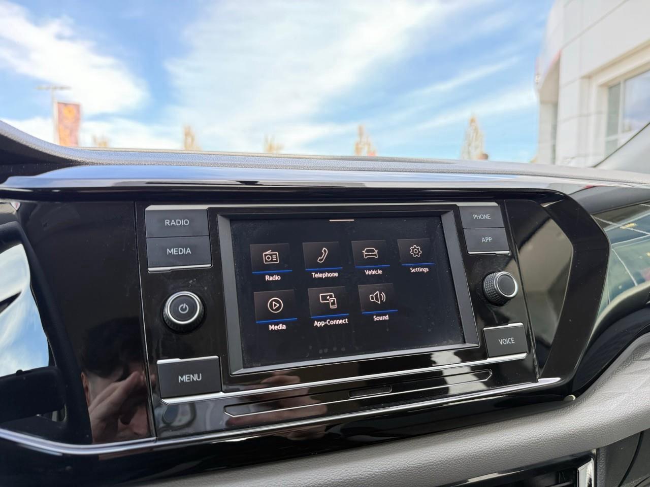 2022 Volkswagen Taos Trendline Photo