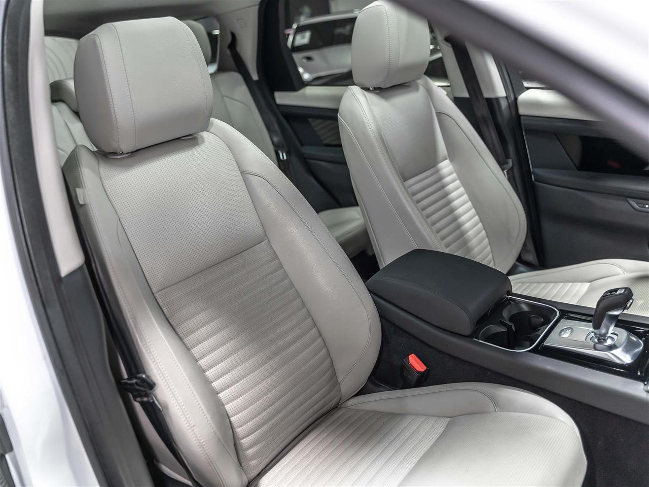 2020 Land Rover Discovery Sport SE|P250|Adaptive Cruise Control|Meridian Sound|Low Kilometers Photo