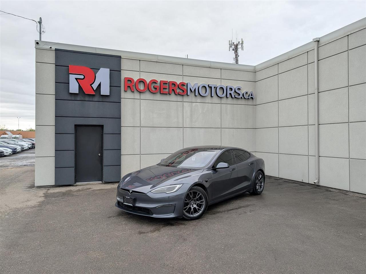 2022 Tesla Model S AWD - YOKE STEERING Photo0