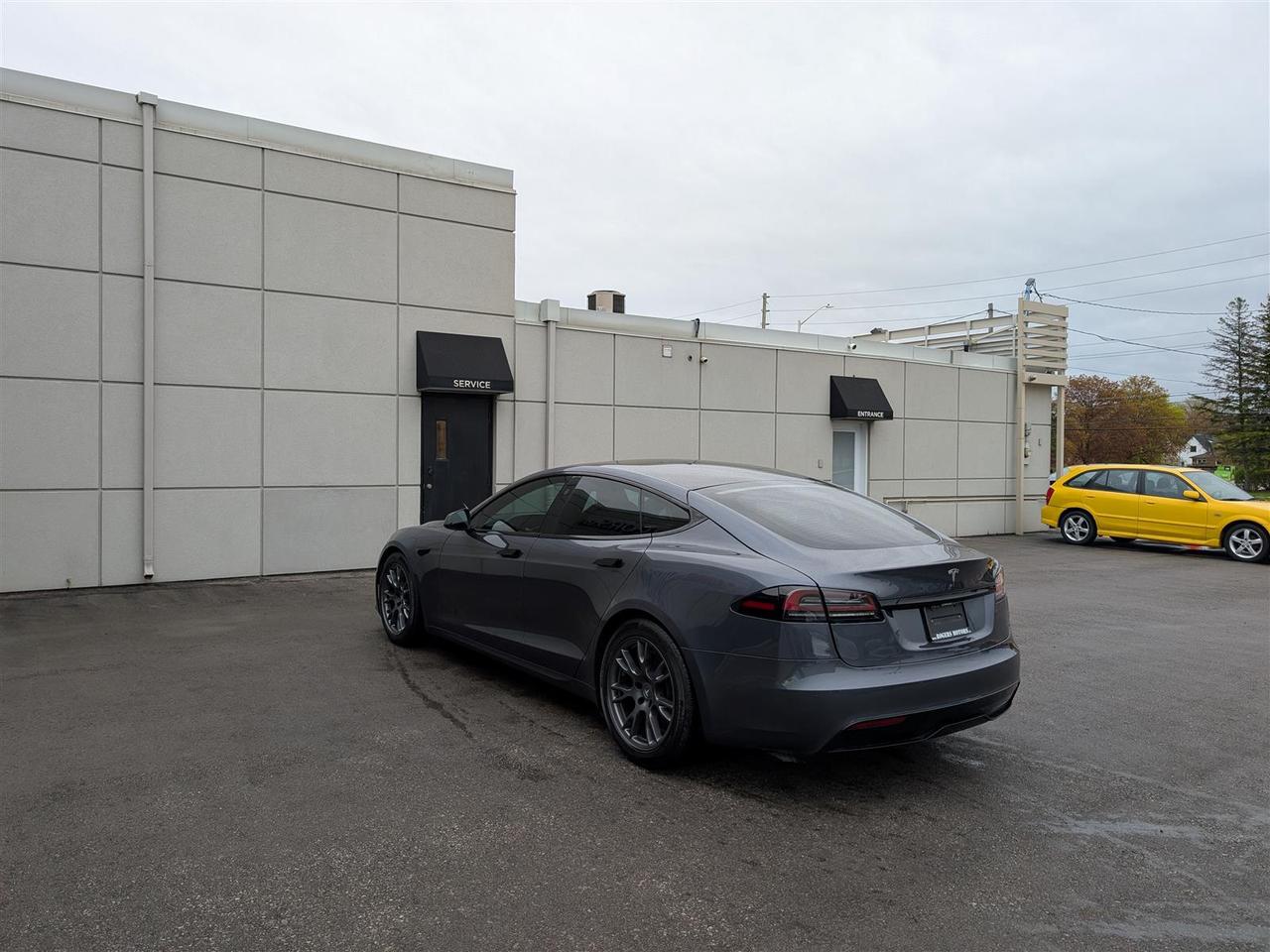 2022 Tesla Model S AWD - YOKE STEERING Photo