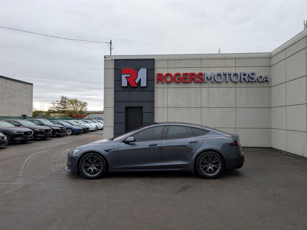 2022 Tesla Model S AWD - YOKE STEERING Photo