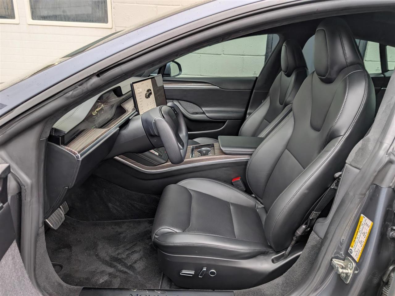 2022 Tesla Model S AWD - YOKE STEERING Photo