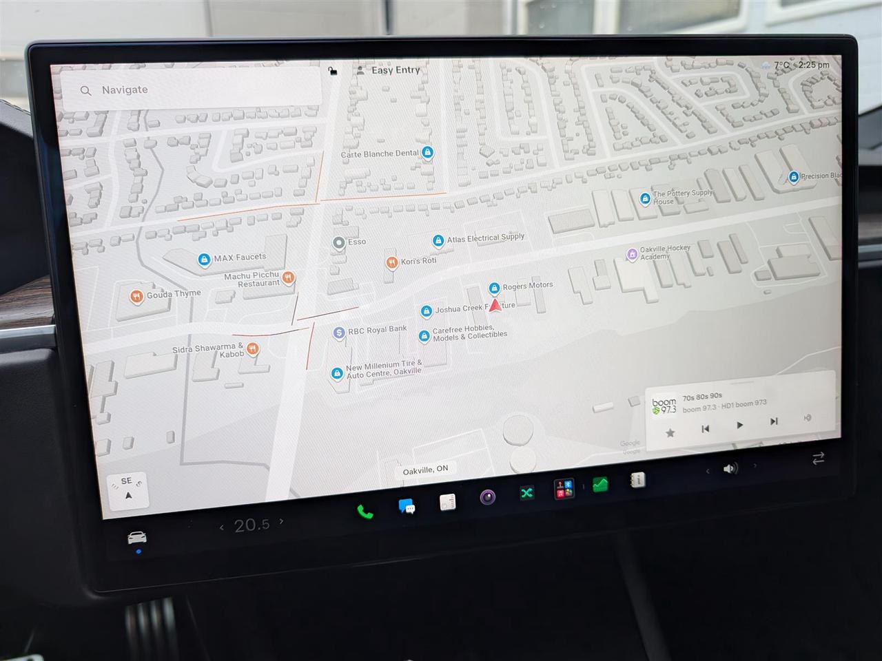 2022 Tesla Model S AWD - YOKE STEERING Photo