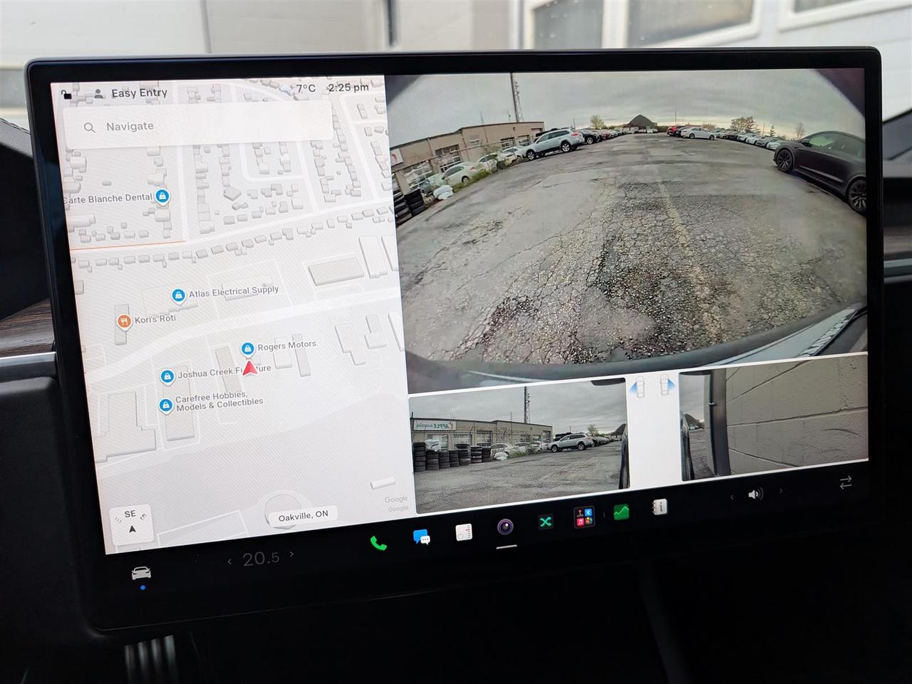 2022 Tesla Model S AWD - YOKE STEERING Photo